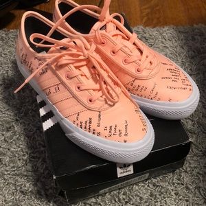 Adi-Ease adidas sneakers MENS 5.5 / WOMANS 7 1/2